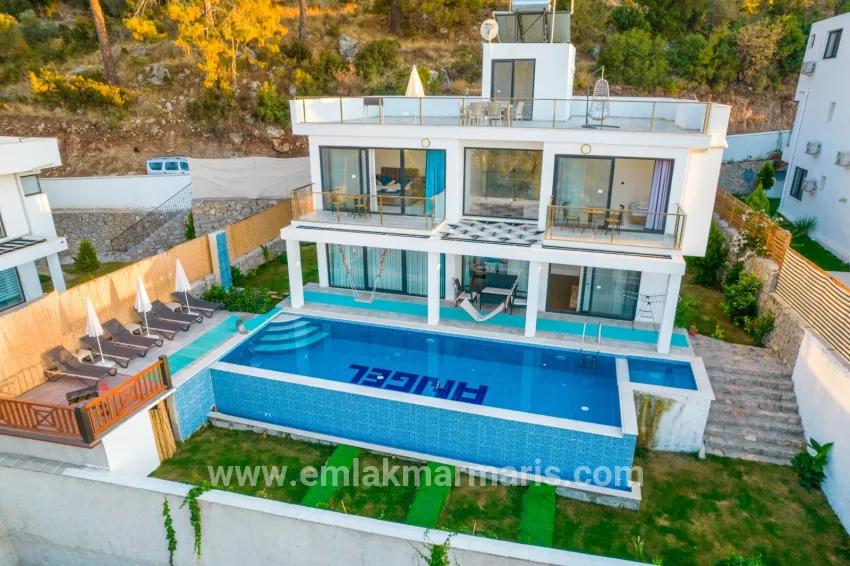 In Faralya eine Villa mit Meeresblick