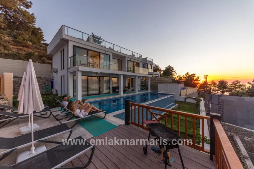 In Faralya eine Villa mit Meeresblick