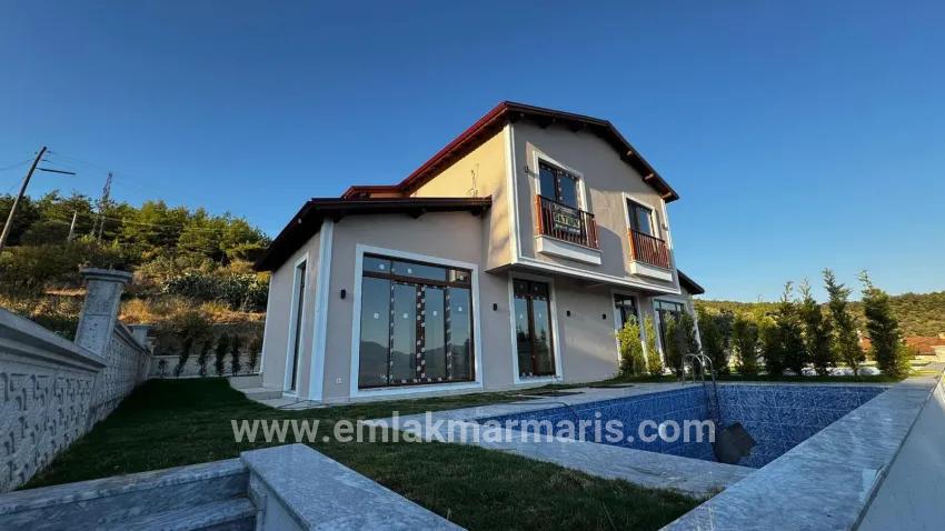 3+1-Zimmer Villa Zu verkaufen in Kızılyaka Bz. Ula - 465 m²