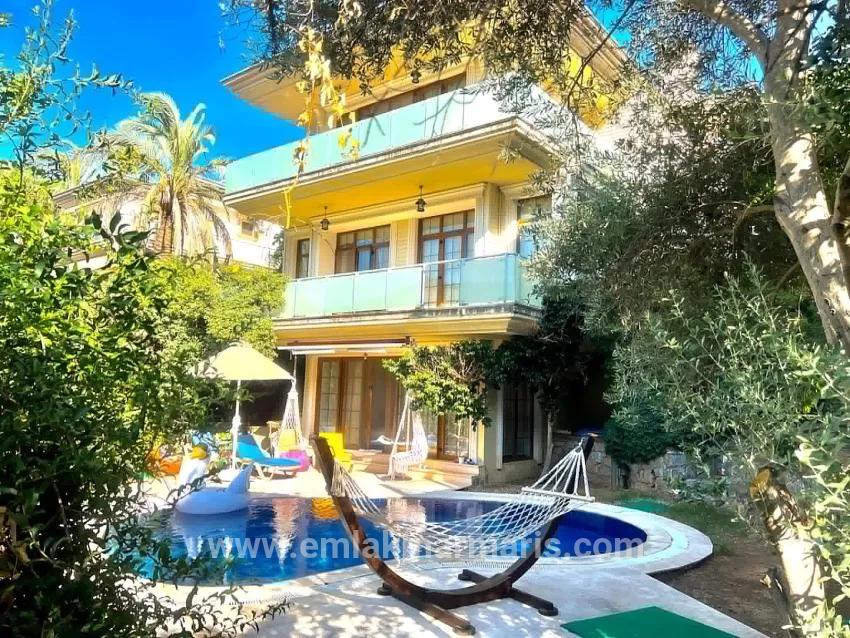 4+2-Zimmer Einfamilienhaus Zu verkaufen in Armutalan Bz. Marmaris - 970 m²