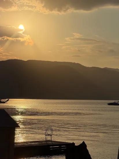 Marmaris Çamlı mein Dorf, sehr nahe am Meer, 7000m2 Grundstück für Investitionen geeignet