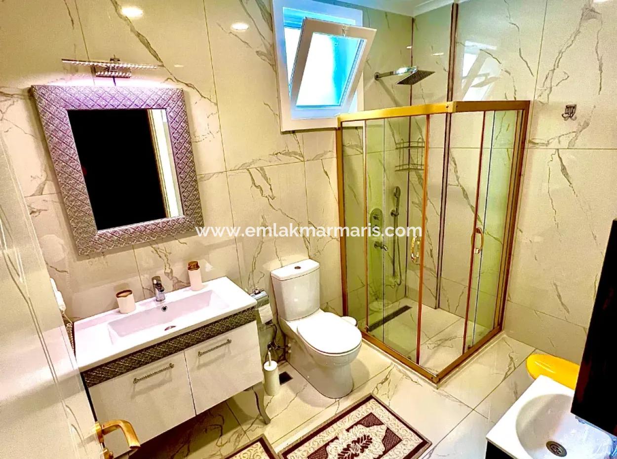 Villa Zu Verkaufen In Marmaris Çetibeli Mit 3 Swimmingpools Und Kinderbecken Und Hausmeisterhaus Auf 780M2 Grundstück