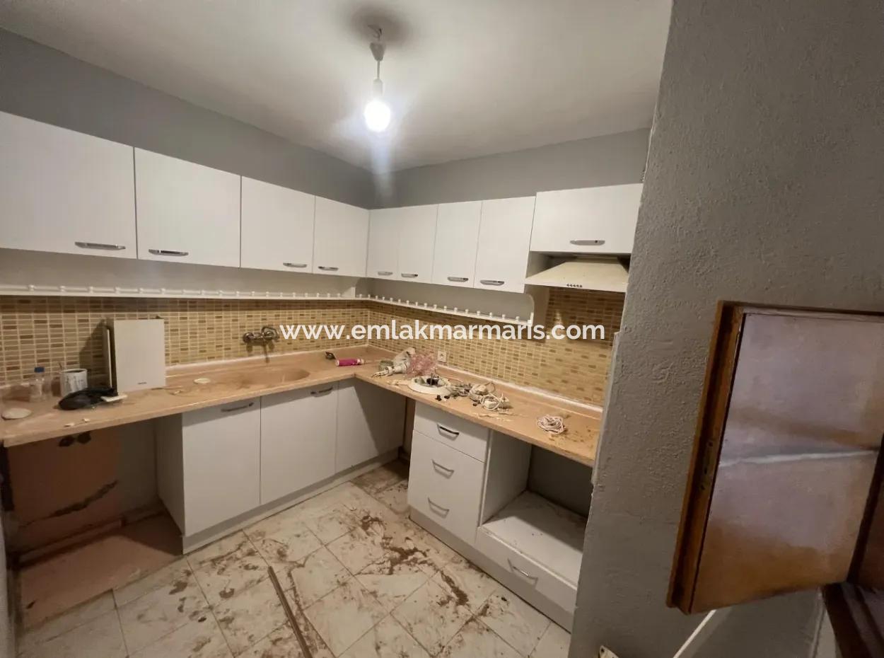 2 Zimmer1 Wohnzimmer, Innenküche, Mezat-Wohnung Zum Verkauf Im Zentrum Von Marmaris, 110 M2, In Der Nähe Des Meeres