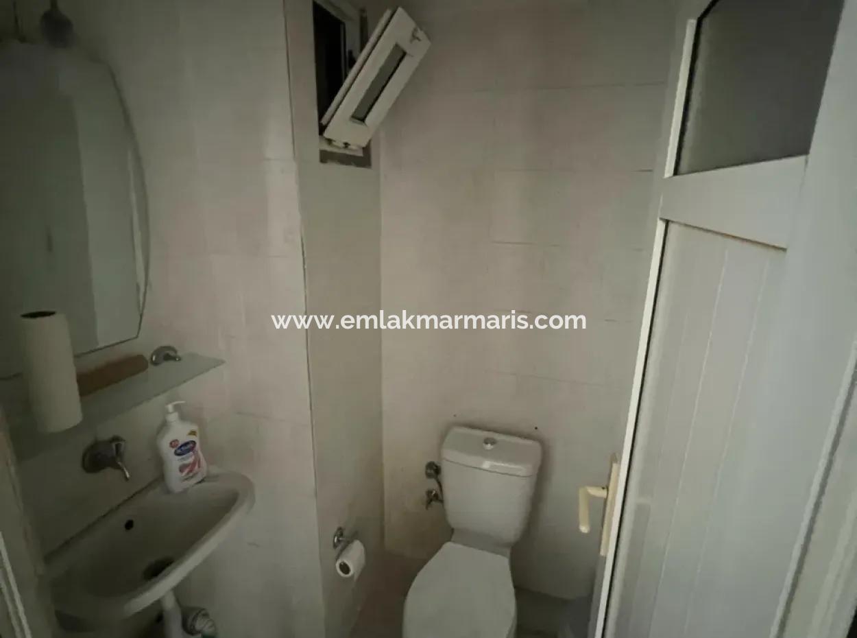 Geschäft Zum Verkauf 90M2 An Der Hauptstraße Im Zentrum Von Armutalan, Marmaris