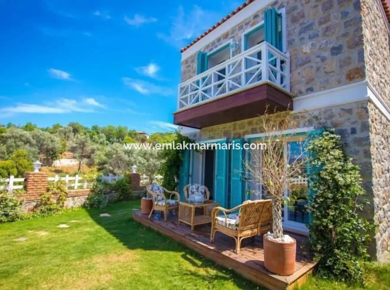 3 Zimmer 1 Wohnzimmer 140M2 2 Villen Zum Verkauf Mit Pool Mit Herrlichem Meerblick Im Viertel Selimiye Im Bezirk Marmaris