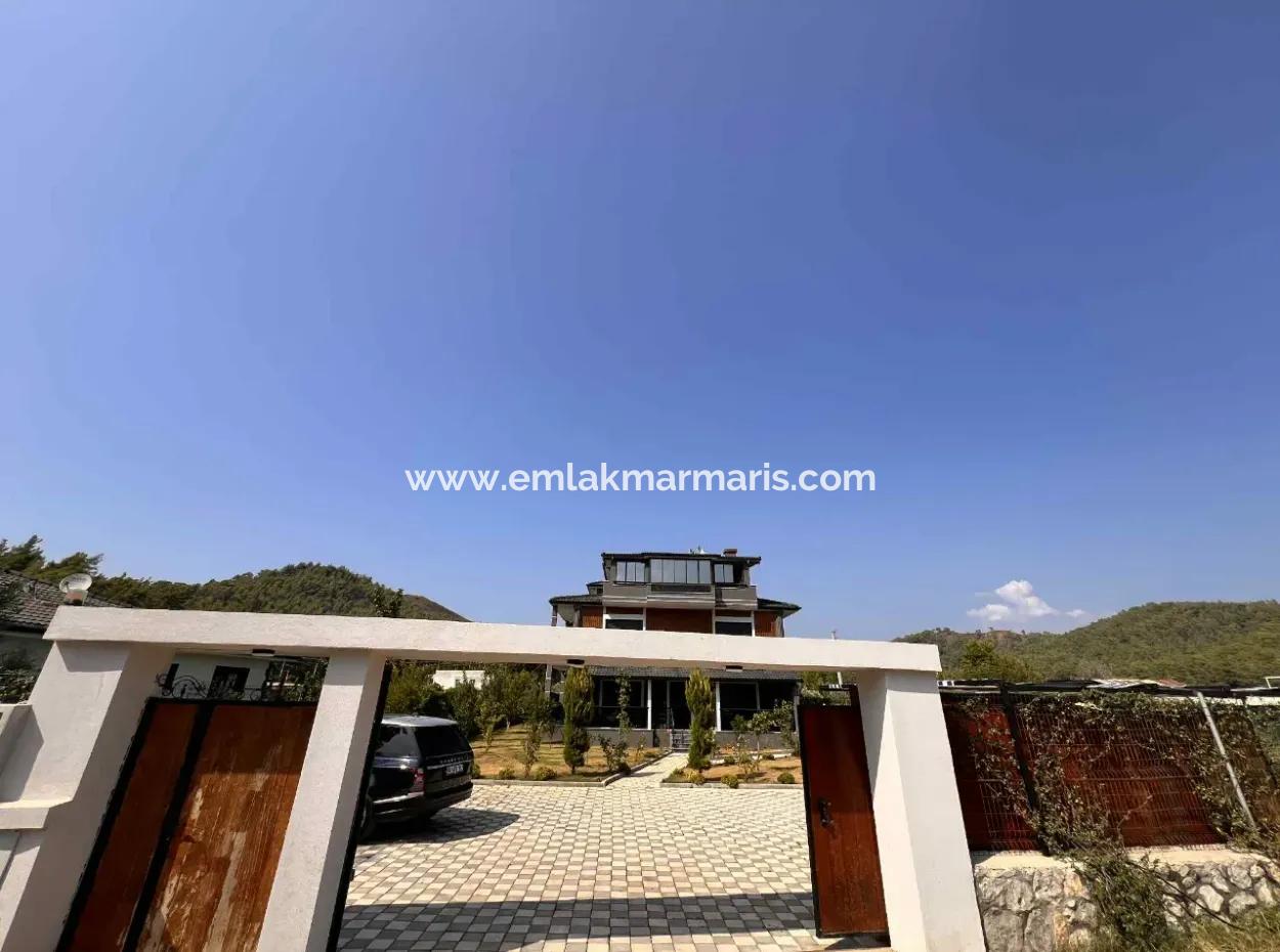 Tolles Portfolio! Die Einzigartige Natur Von Marmaris Und Seine Lage In Der Nähe Des Zentrums. 5 Einheiten Von 2 1 Voll Möblierten Wohnungen, Die Für Die Vermietung Von Unternehmen Im Gebäude Geeignet Sind