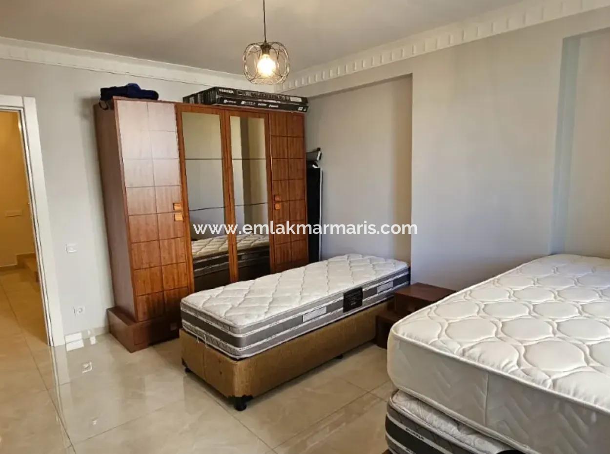 Camiavlu Neighborhood 3 1 Rückwärtsduplex Zum Verkauf Auf Einem Sicheren Gelände Mit Pool