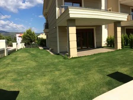 Marmaris Armutalan, Freistehende Villa Für Verkauf, 4 Zimmer, 1 Wohnzimmer, Zweibettzimmer Mit Garten