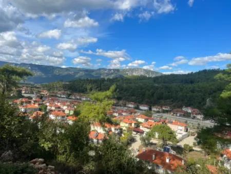 Luxuswohnung Zum Verkauf Mit Swimmingpool Im Stadtteil Gökçe Des Bezirks Ula Der Provinz Muğla 2 Km Zum Meer Mit Blick Auf Den Wald