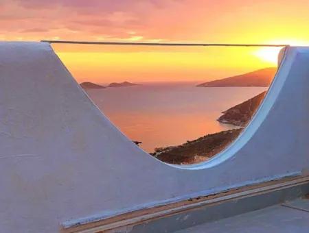 Eine Freistehende Villa Zum Verkauf Mit Einem Herrlichen Pool Mit Meerblick In Kalkan Ist Eine Maßgeschneiderte Villa