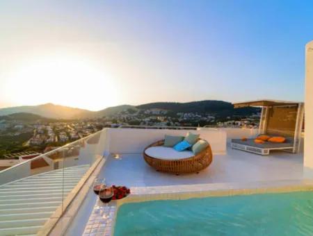 Eine Freistehende Villa Zum Verkauf Mit Einem Herrlichen Pool Mit Meerblick In Kalkan Ist Eine Maßgeschneiderte Villa