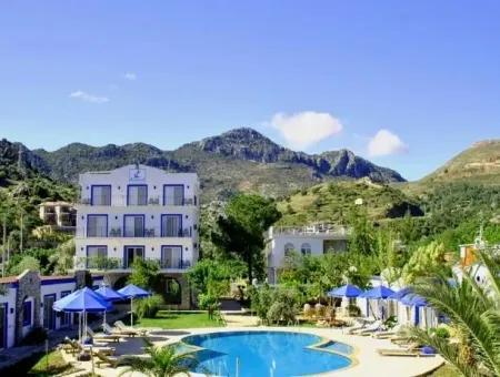 Bei Einer Entfernung Von 40 Km Von Marmaris 30 Zimmer Boutique-Hotel Am Meer Zum Verkauf