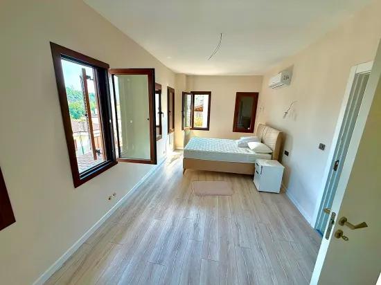 📍 Im Viertel Çetibeli Komfortabel Zu Verkaufen 5+1 Freistehende Villa