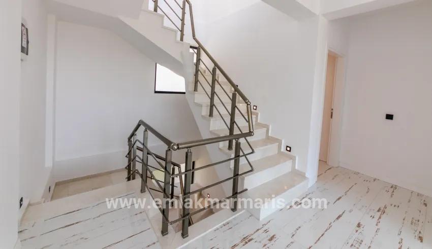 Для продажи Семейный дом 4+1 в Faralya Fethiye - 500 m²
