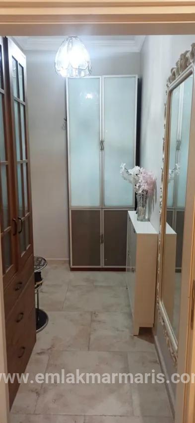В районе Чилдыр квартал с садом 2+1 этаж в собственности на продажу квартира
