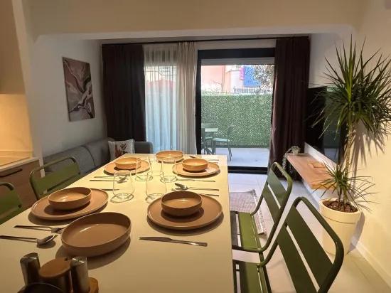 в Marmaris Çıldır, 30 m до моря, новый роскошный, с садом, меблированный, аренда 2+1