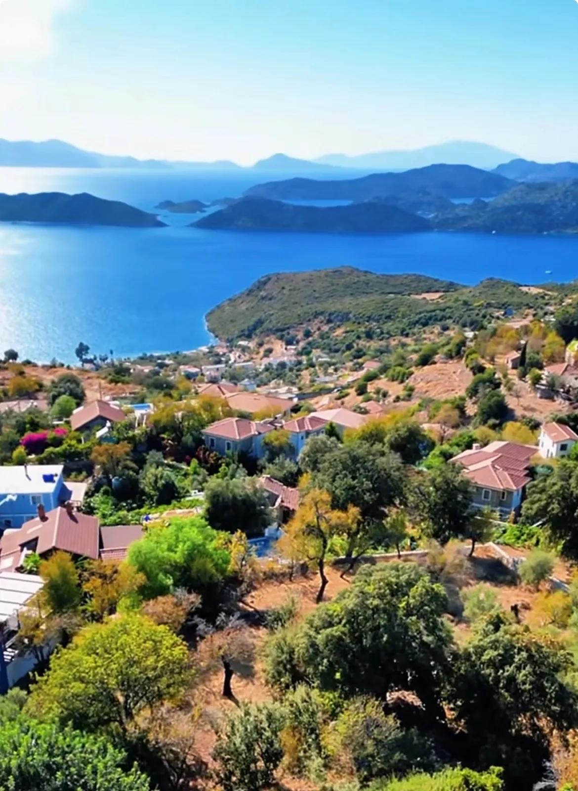 Söğüt köyünde Simi adası ve deniz manzaralı ekolojik turizm İmarlı 2100 m2 tarla