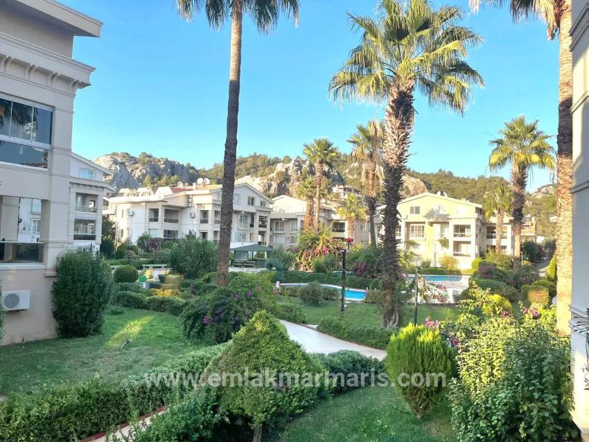 Camiavlu Mahallesi'nde Havuzlu Sitede 3+1 Kiralık Daire