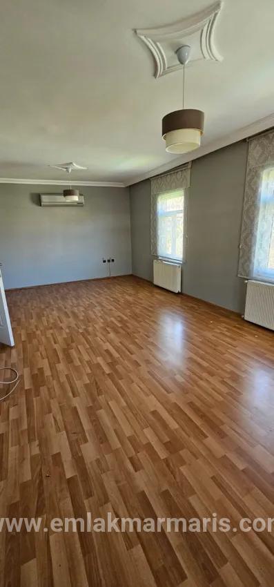 İçmeler'de kiralık 2+1 daire, mutfak, mükemmel bir daire