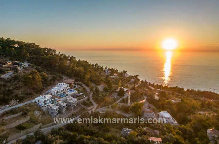 Fethiye Faralya Mah. Satılık 4+1 Müstakil ev - 500 m²