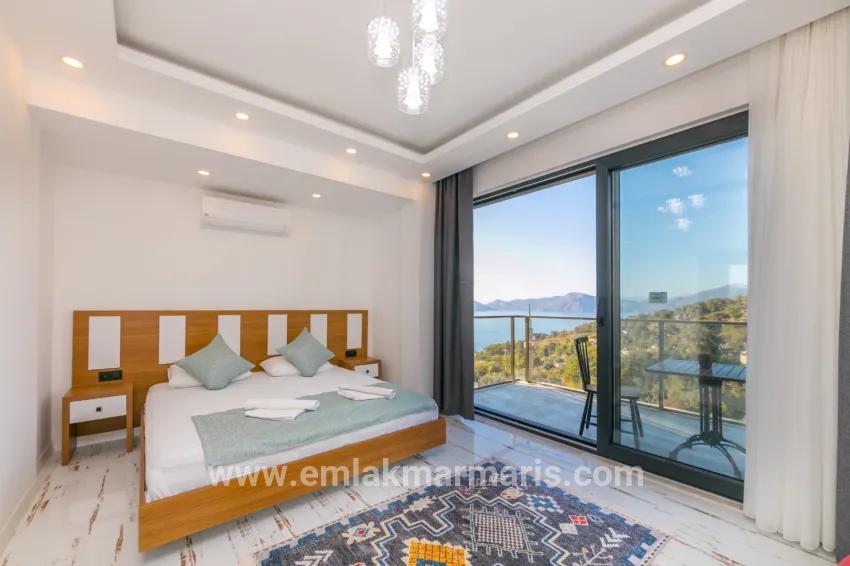 Faralya'da deniz manzaralı muhteşem bir villa