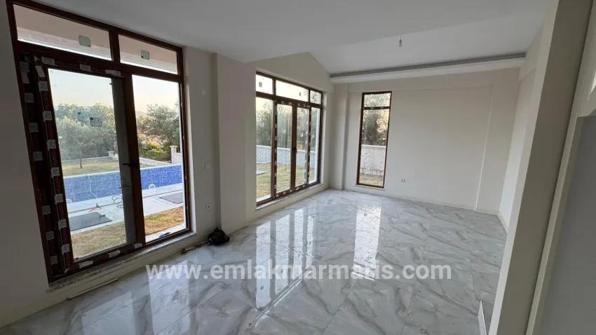 Ula Kızılyaka Mah. Satılık 3+1 Villa - 465 m²