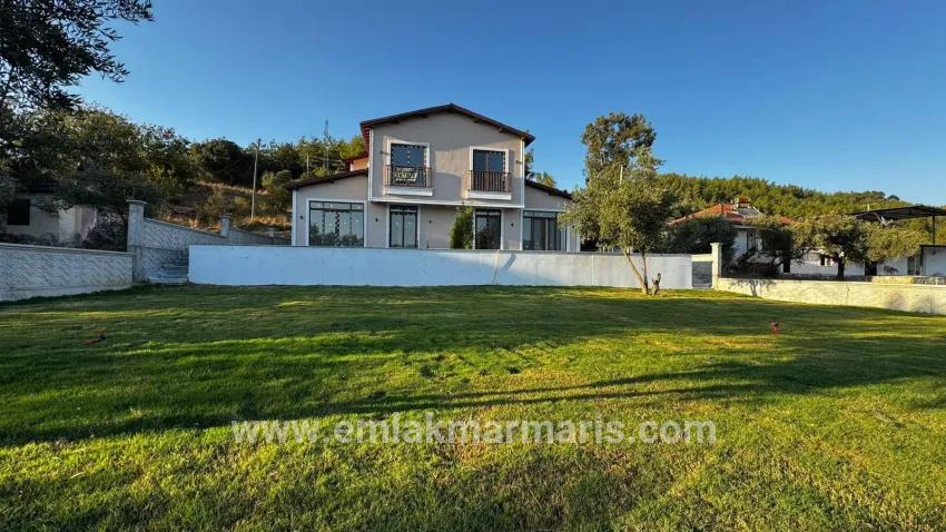 Ula Kızılyaka Mah. Satılık 3+1 Villa - 465 m²