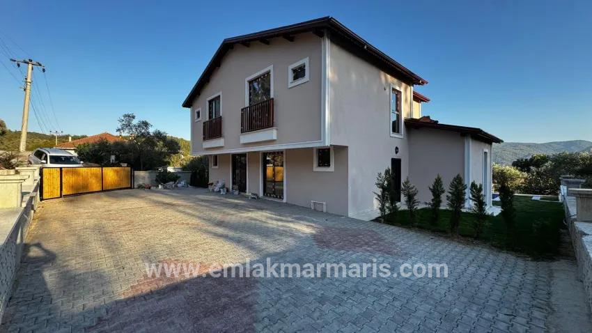 Ula Kızılyaka Mah. Satılık 3+1 Villa - 465 m²