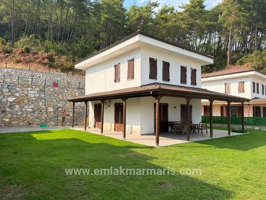Marmaris Çetibeli Mah. Kiralık 5+1 Villa - 220 m²