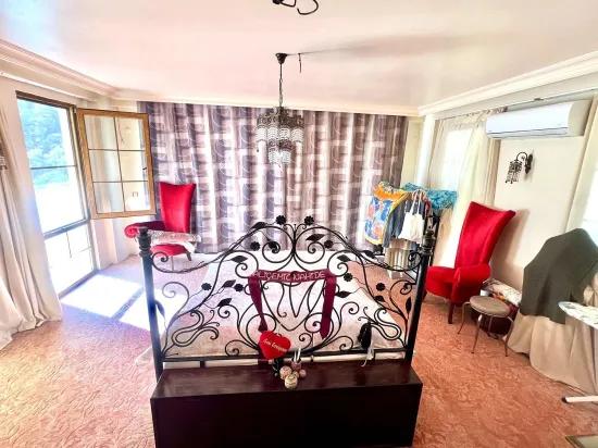 Satılık 4+2 Villa – 970 m² Arsa Payı – Armutalan