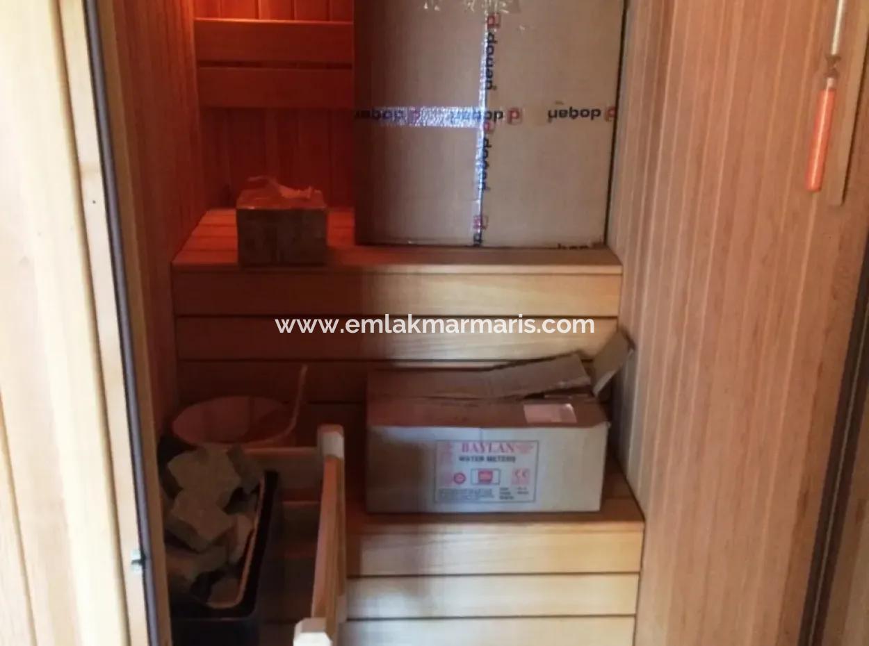 Marmaris Merkezinde 10 Odalı Havuzlu 2.500M2 Arsa İçinde Malikanemiz Satılıktır.