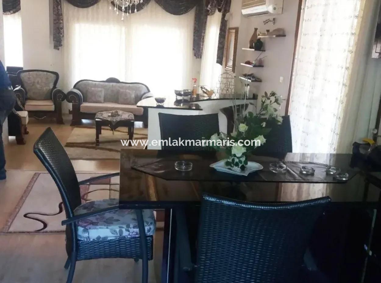 Marmaris İçinde 7000M2 Arsa Üzerine Kurulu 8 Oda Çiftlik Evi Havuz Mevcut