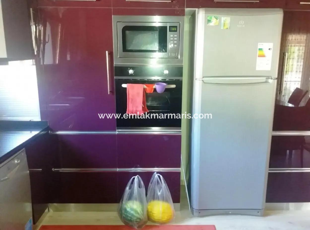 Marmaris İçinde 7000M2 Arsa Üzerine Kurulu 8 Oda Çiftlik Evi Havuz Mevcut