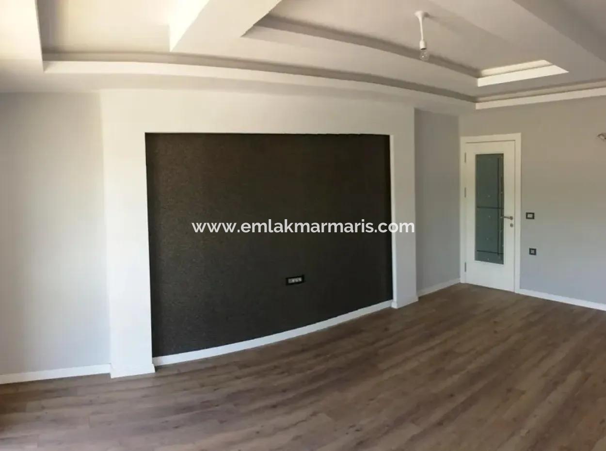 Marmaris Merkez Satılık Sıfır 2 Oda 1 Salon Lüks Kapalı Garajı Mevcut Daire 100M2