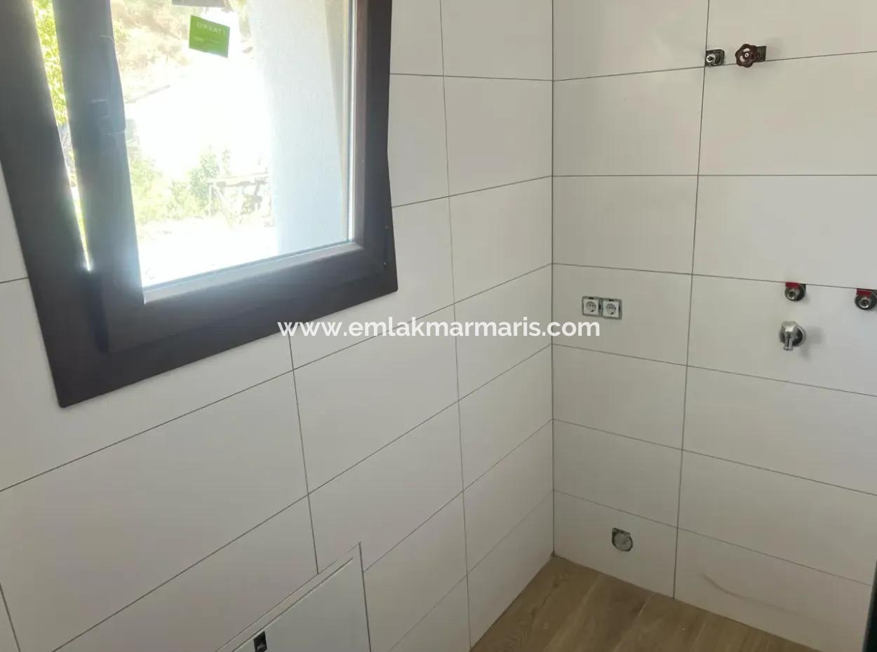 Muhteşem Doğa Manzaralı Müstakil Bahçeli Otoparklı Yüzme Havuzu Mevcut 3 Oda 4 Banyo Ultra Lüks Satılık Villa 500M2 Arsa İçerisinde 3 Katlı