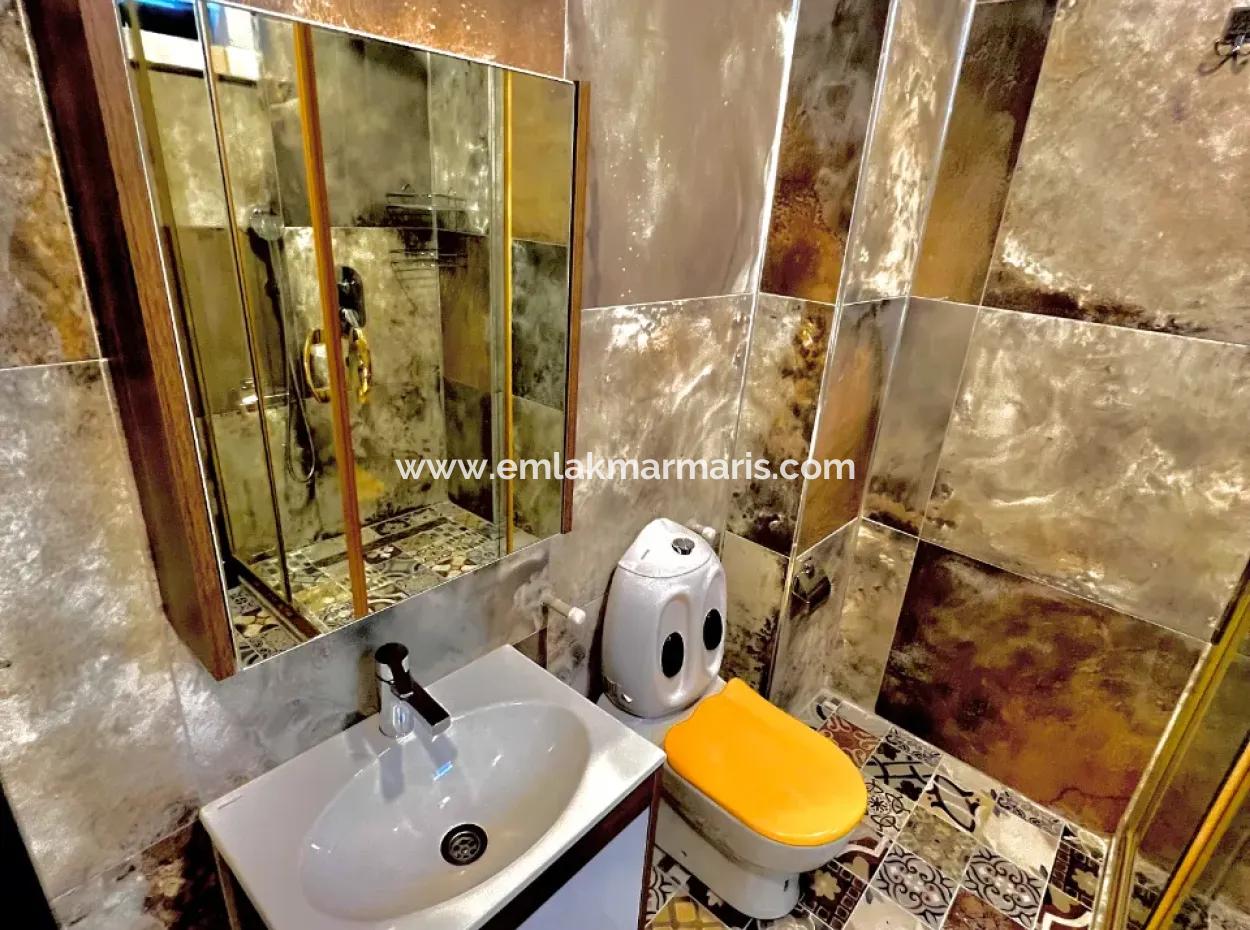 Marmaris Çetibeli,Nde 780M2 Arsa İçerisinde 3 Adet Yüzme Havuzu Ve Çocuk Havuzu Ve Bakıcı Evi Mevcut  Satılık Villa