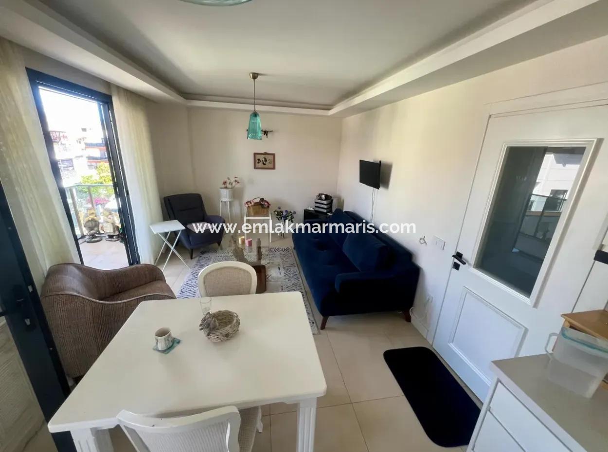 Marmaris Merkezinde Denize Yakın 2 Oda 1 Salon Yeni Bina Üst Dubleks Çift Banyo 90 M2 Satılık Daire