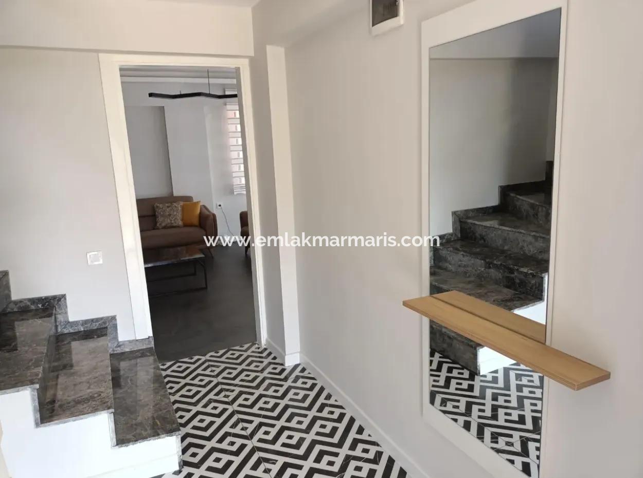 Marmaris Söğüt Köyünde Muhteşem Deniz Manzaralı Yüzme Havuzlu Otoparklı 3 Oda 1 Salon Bahçeli 200M2 Kullanım Alanı Mevcut Satılık Villa