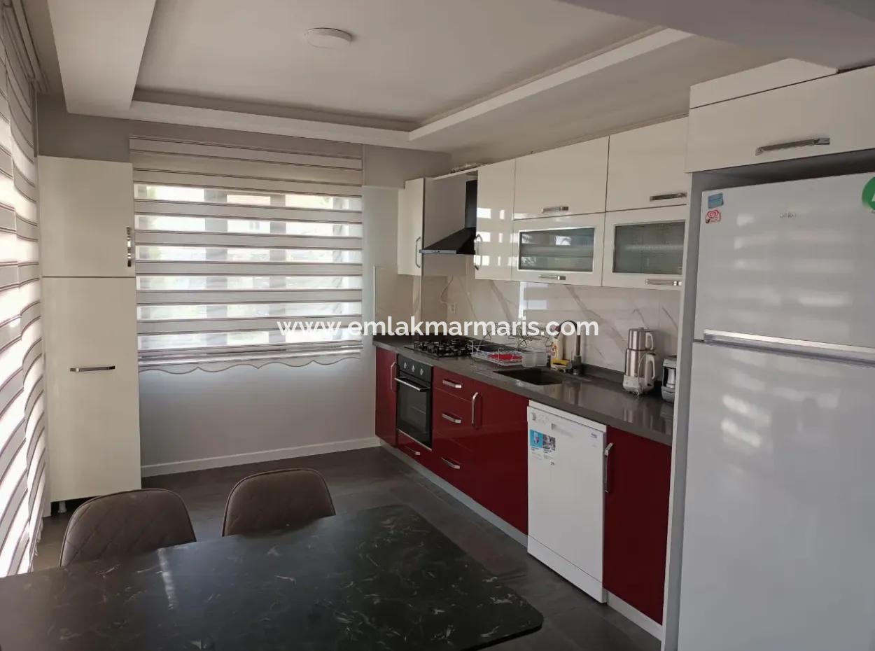 Marmaris Söğüt Köyünde Muhteşem Deniz Manzaralı Yüzme Havuzlu Otoparklı 3 Oda 1 Salon Bahçeli 200M2 Kullanım Alanı Mevcut Satılık Villa