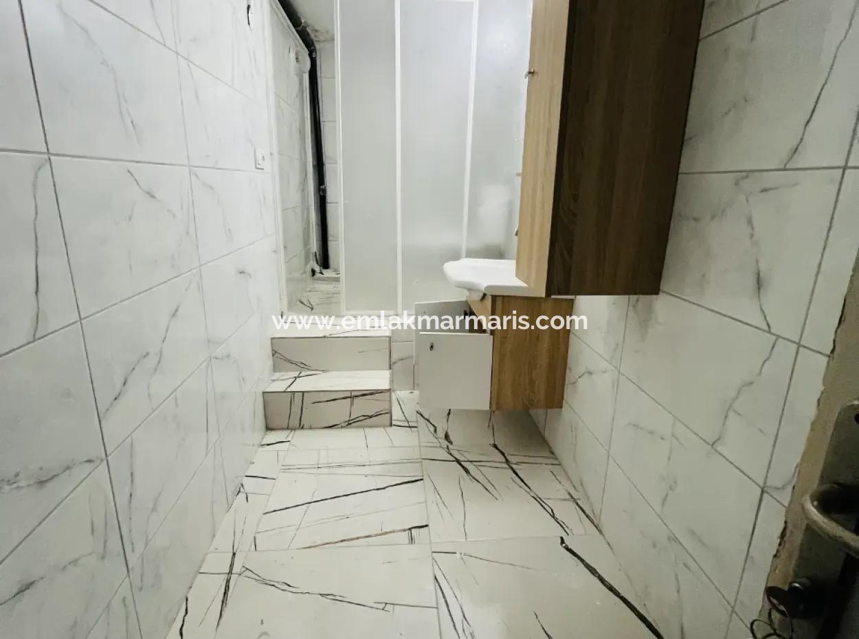 Denize Sadece Bir Kaç Adım Uzaktasınız.denize Sıfır Daire