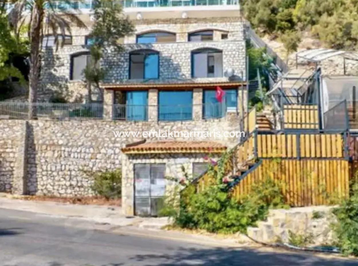 Emlakçıdan Marmaris Turunç Koyunda Deniz Manzaralı Satılık Butik Otel  Odalı