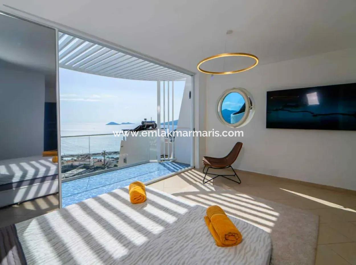 Kalkan,Da Muhteşem Deniz Manzaralı Yüzme Havuzu Mevcut Müstakil Satılık Villa Özel Yapım Bir Villa