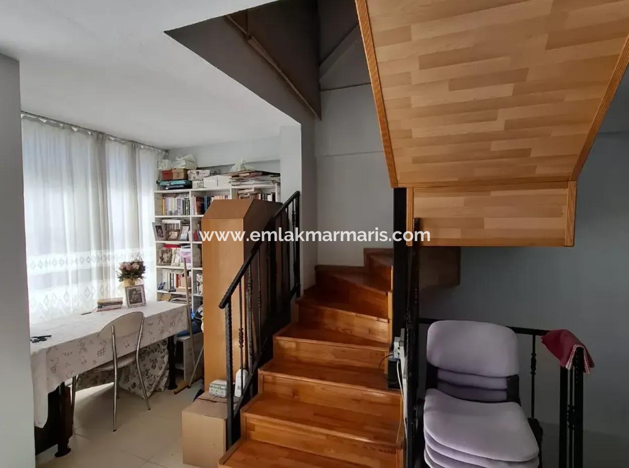 Armutalan Mahallesi Satılık 3÷1 Müstakil Tripleks Ev
