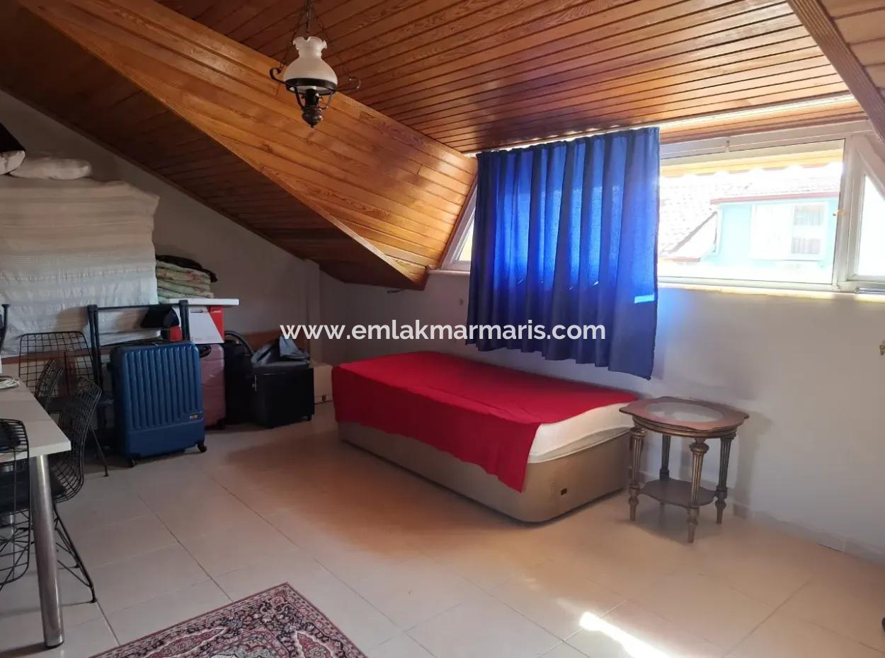 Armutalan Mahallesi Satılık 3÷1 Müstakil Tripleks Ev