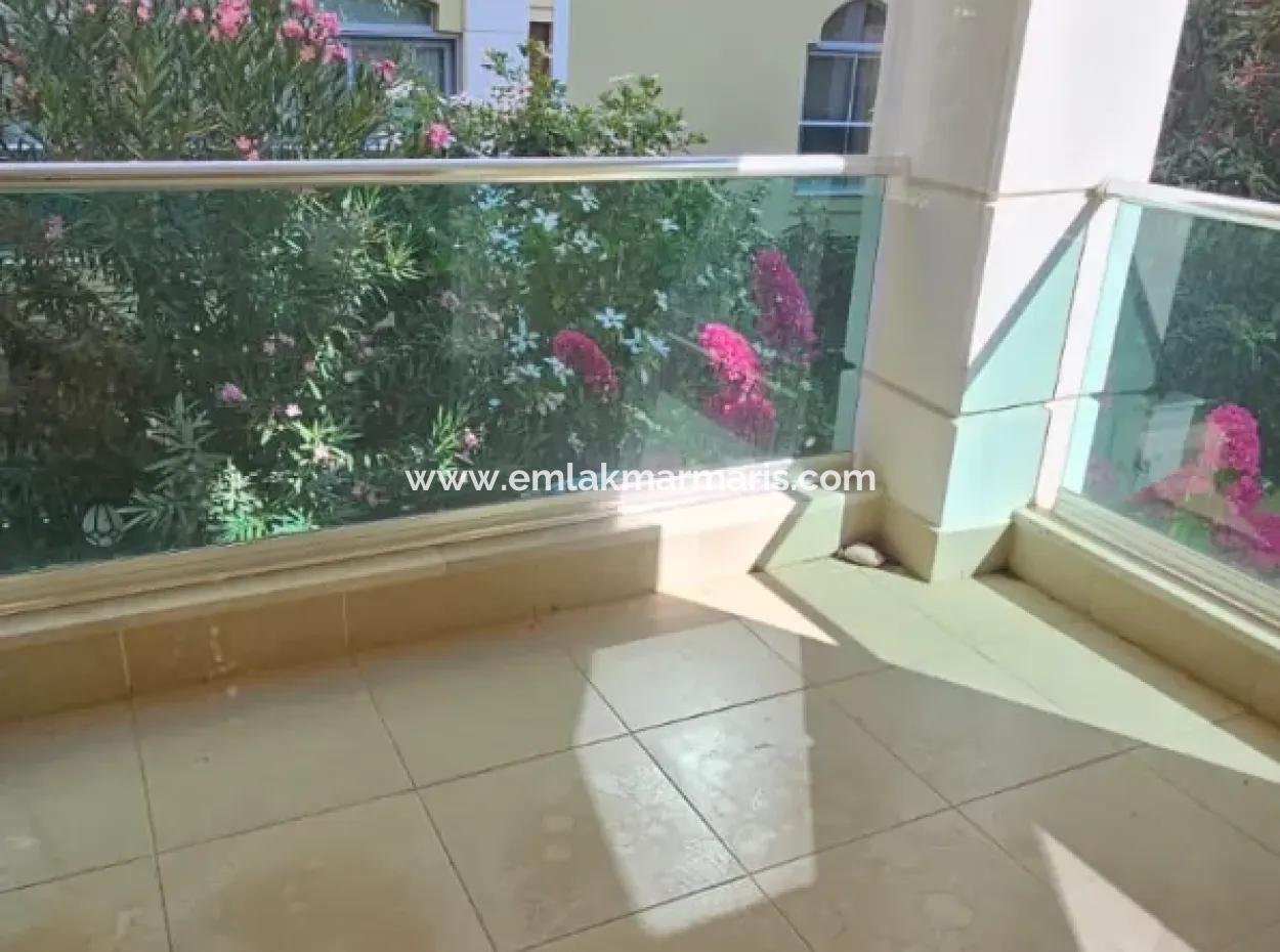 Marmaris Siteler Mahallesi’nde 3+1 Havuzlu Kiralık Lüks Daire
