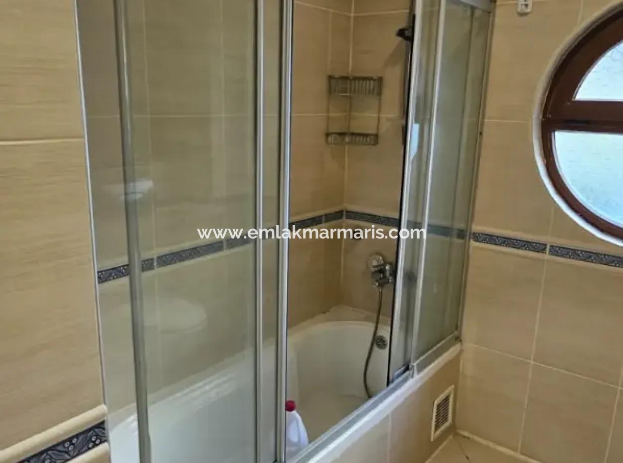 Marmaris Siteler Mahallesi’nde 3+1 Havuzlu Kiralık Lüks Daire