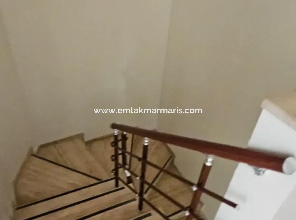 Marmaris Siteler Mahallesi’nde 3+1 Havuzlu Kiralık Lüks Daire