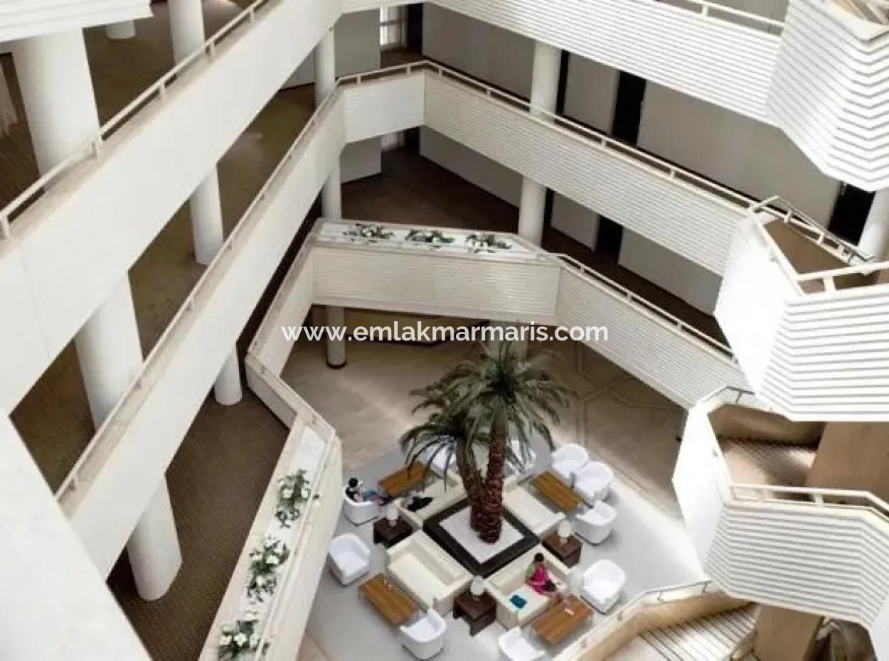 Marmaris Merkezinde Denize Sıfır Satılık 5 Yıldızlı Otel