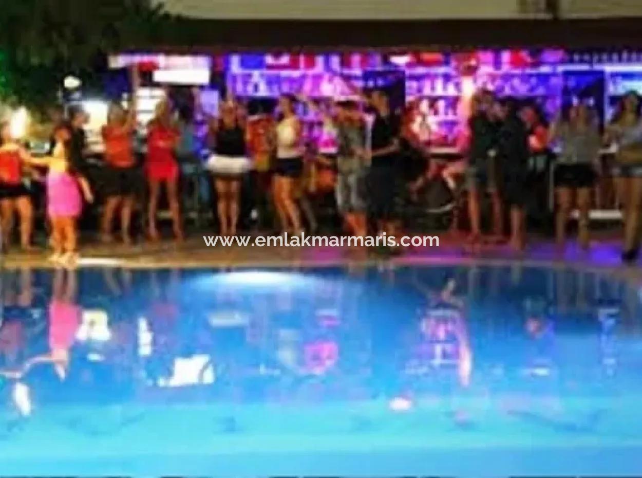 Marmaris Merkezinde Satılık 50 Odalı Otel