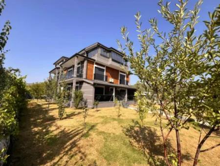Harika Bir Portföy Marmaris'in Saklı Cennetinde Yatırım Fırsatı: 838M2 Arsa İçerisinde Lüks 5 Adet 2+1 110M2 Daireler Marmaris'e Sadece 15 Km Uzaklıkta,